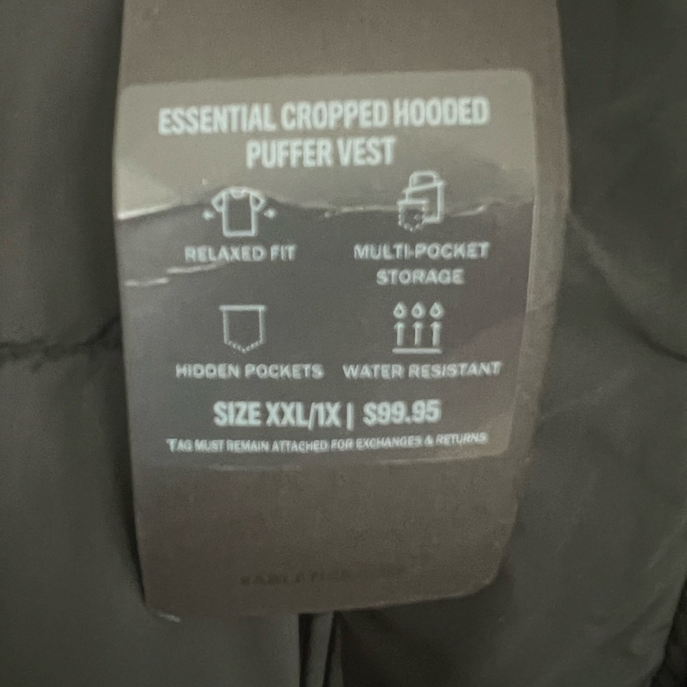 Fabletics Essential Cropped Hooded Puffer Vest - Picture 7 of 7